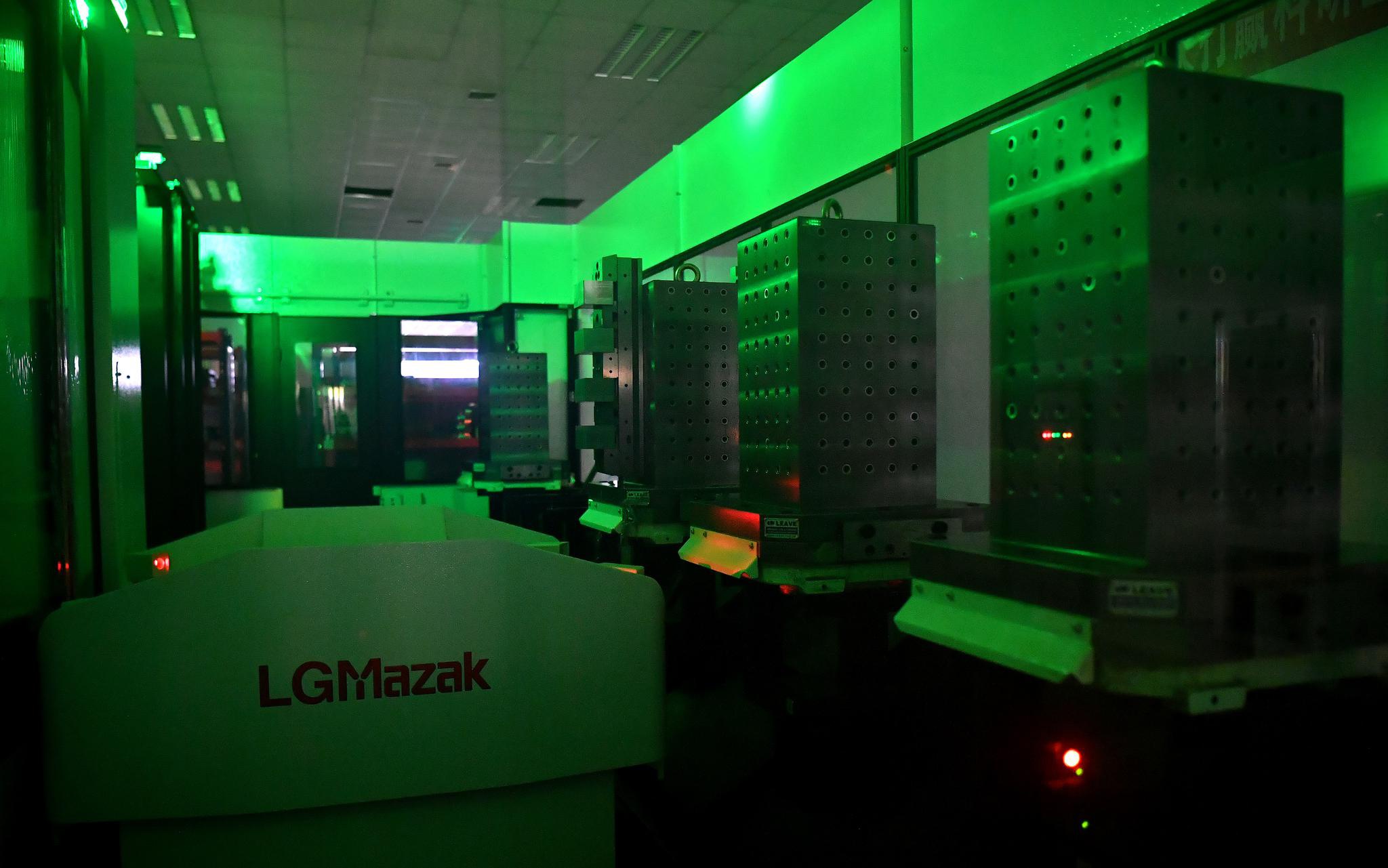 探訪我國固體火箭發動機研究基地的‘黑燈工廠’ 經濟高效與智能制造的完美融合